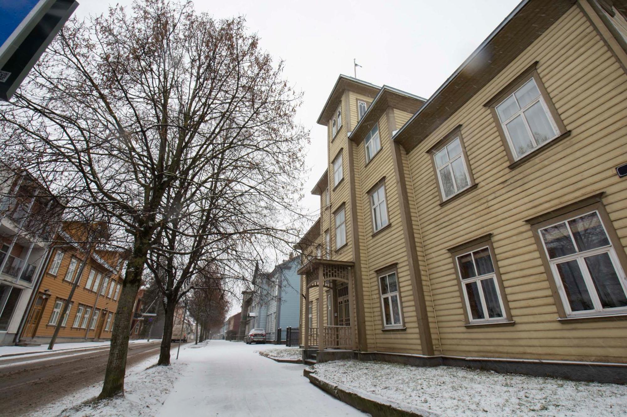Karlovaidyll 7 - Homey Apartment With Free Parking! タルトゥ エクステリア 写真